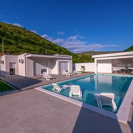 Magnolia Villa